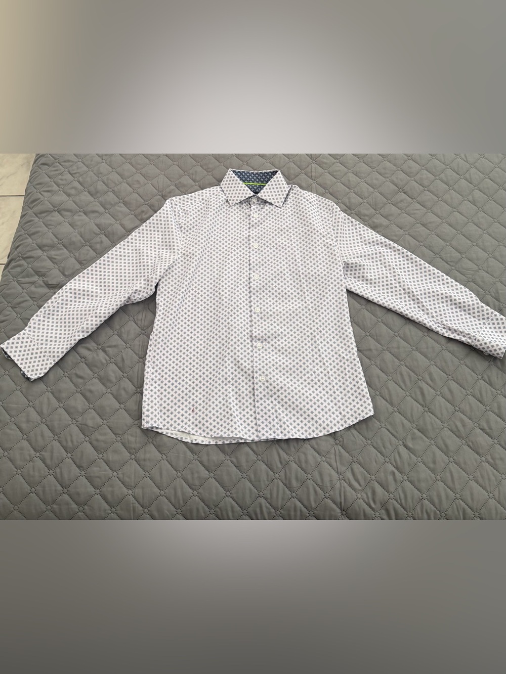 Men's White Geo-Print Button-Down Shirt - Picture 1 of 1